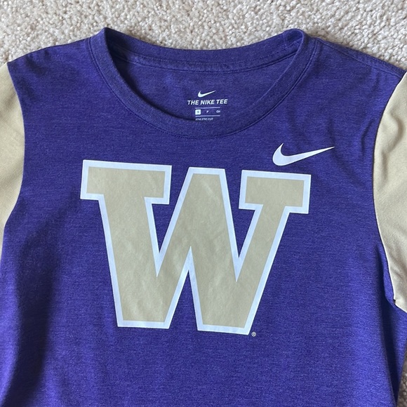 Nike - UW tee - Picture 2 of 5